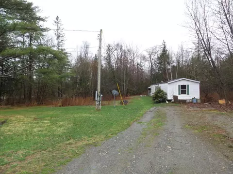 540 Bellsqueeze Rd, Clinton, ME 04927