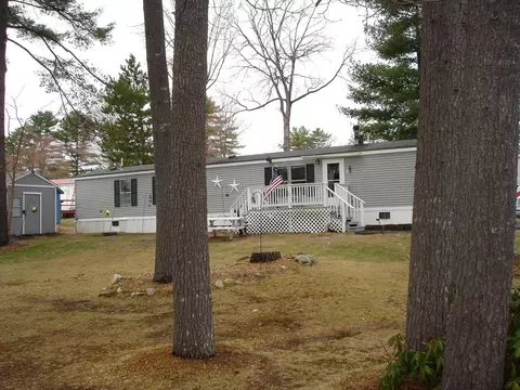 9 Holiday Ln, Standish, ME 04084