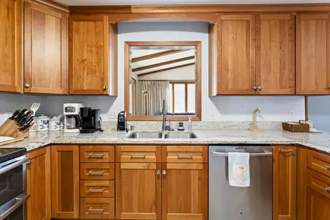 Kitchen - 85 Longmeadow Dr, Brewer, ME 04412 photo 3 of 4