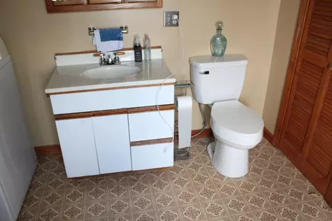 Bath - 1010 Mapleton Rd, Mapleton, ME 04757 photo 1 of 1