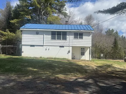 960 Mullen Rd, Stetson, ME 04488