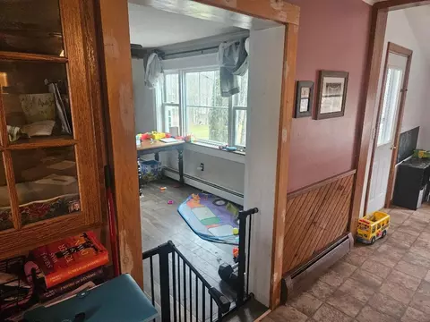 Entry Way - 106 Main St, Dexter, ME 04930 photo 1 of 6