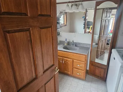 Bath - 106 Main St, Dexter, ME 04930 photo 1 of 2