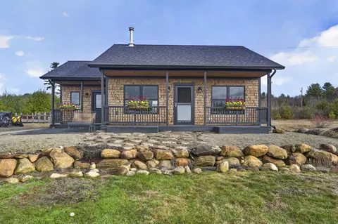 32 Sandy Ridge Ln, Searsport, ME 04974