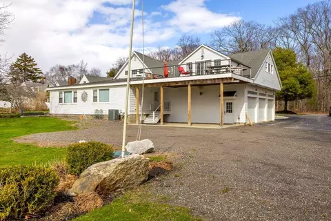 27 Fowler Rd, Cape Elizabeth, ME 04107