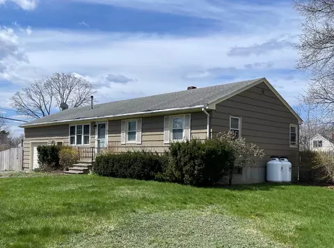 19 Hicks St, Portland, ME 04103