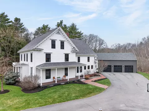9 Fox Hall Rd, Falmouth, ME 04105
