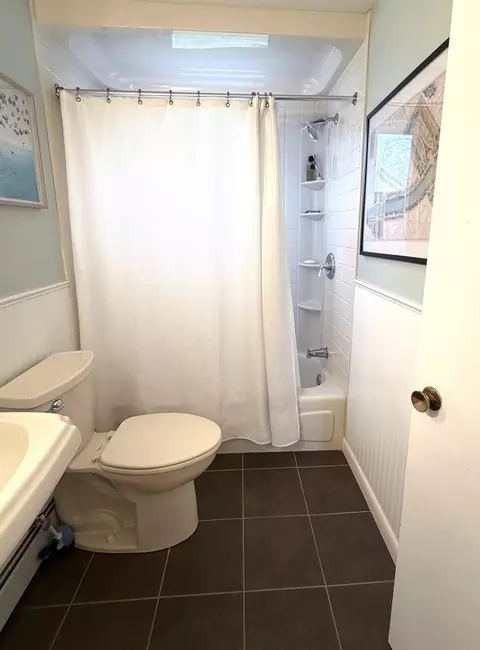 Bath - 123 Fifteenth St, Bangor, ME 04401 photo 2 of 6