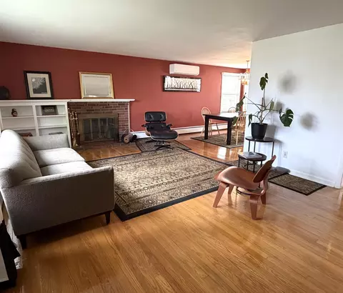 Living - 123 Fifteenth St, Bangor, ME 04401 photo 2 of 6