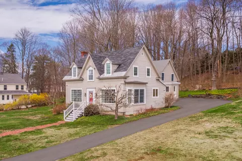 27 Academy St, South Berwick, ME 03908