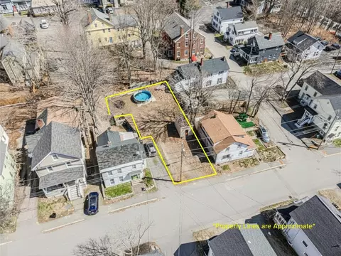 35 Oak St, Augusta, ME 04330