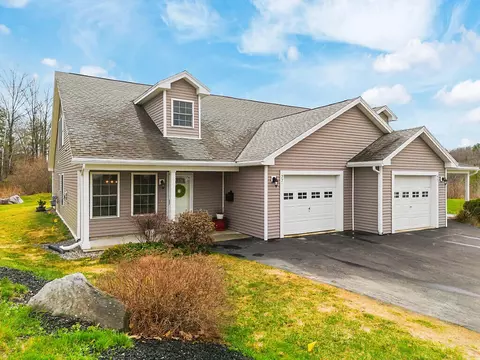 77 Glen St #A, Augusta, ME 04330