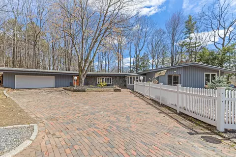 7 Bayberry Ln, Lewiston, ME 04240