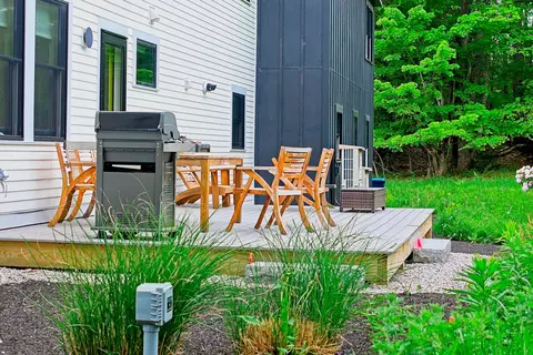 18 Greely Rd, Cumberland, ME 04021
