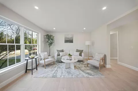 10 Randall Cir, Brunswick, ME 04011