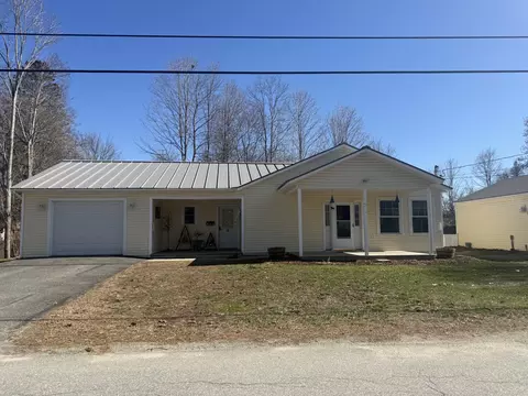 39 E Leavitt St, Skowhegan, ME 04976