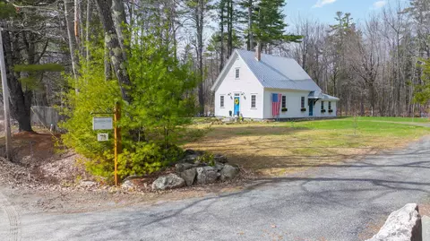 78 Collins Rd, Manchester, ME 04351