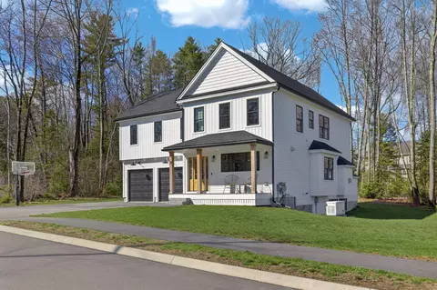 29 Dylan Dr, Scarborough, ME 04074