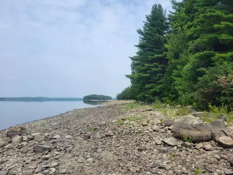 20 Moose Trl, Waltham, ME 04605