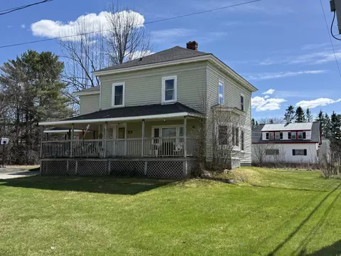 92 South St, Calais, ME 04619
