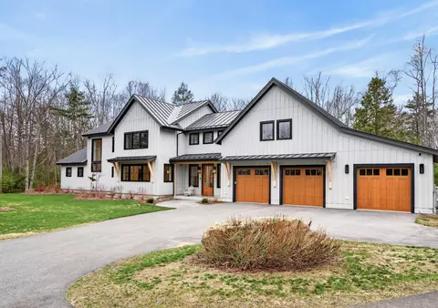 42 Binnacle Ln, Kennebunkport, ME 04046