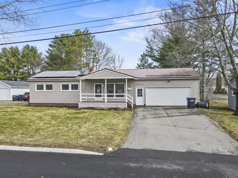 12 Sunset Dr, Orono, ME 04473