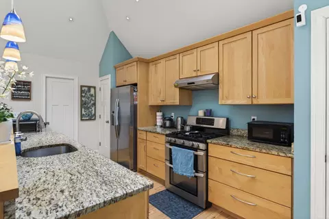 Kitchen - 27 Town Cmn, Gorham, ME 04038 photo 3 of 6