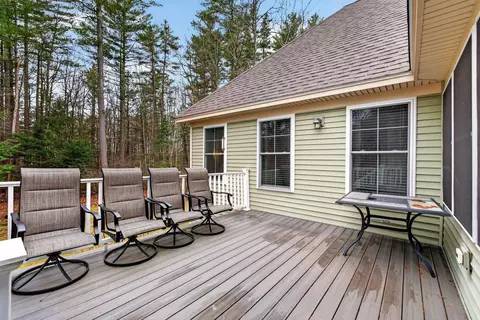 Exterior - 27 Town Cmn, Gorham, ME 04038 photo 10 of 11