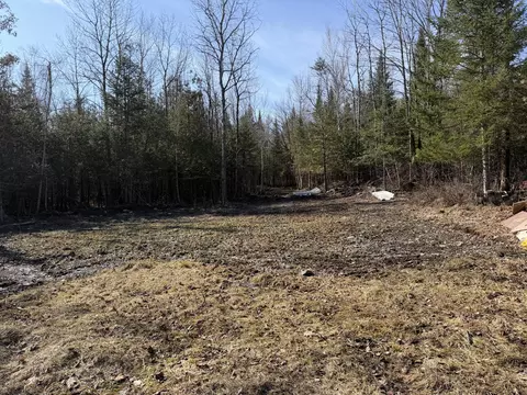 358 Puddledock Rd, Charleston, ME 04422