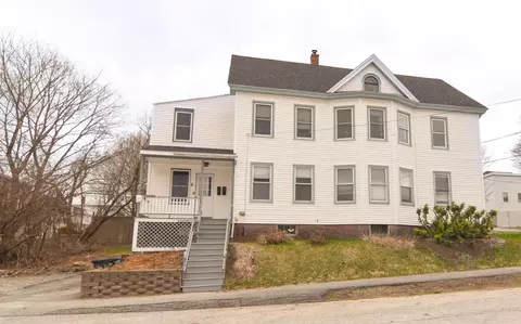 86 Fourth St, Auburn, ME 04210