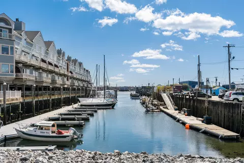 603 Chandlers Wharf #603, Portland, ME 04101