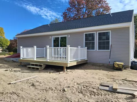 Exterior - 1124 Post Rd, Bowdoinham, ME 04008 photo 2 of 5