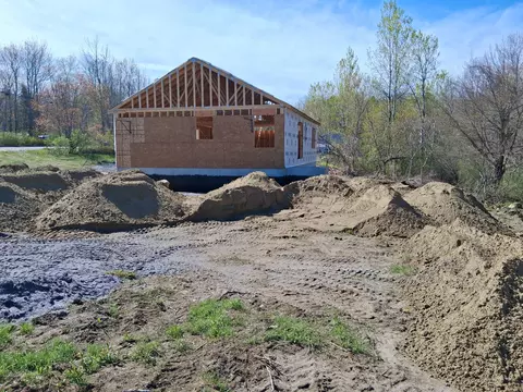 1124 Post Rd, Bowdoinham, ME 04008