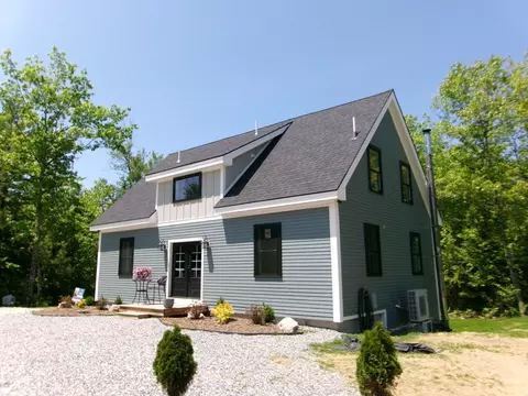 34 Wrong Rd, Naples, ME 04055