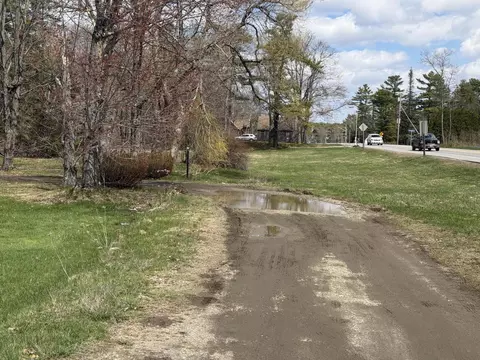 625 Bath Rd, Wiscasset, ME 04578