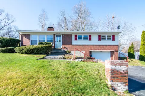 97 Stroudwater St, Westbrook, ME 04092