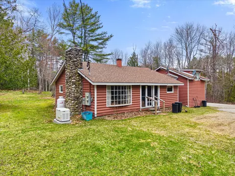 62 Bowden Point Rd, Prospect, ME 04981