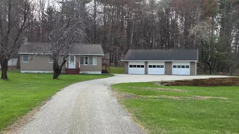 72 Alfred A Plourde Pkwy, Lewiston, ME 04240
