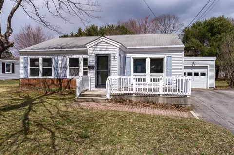 37 Moore Ave, Brunswick, ME 04011