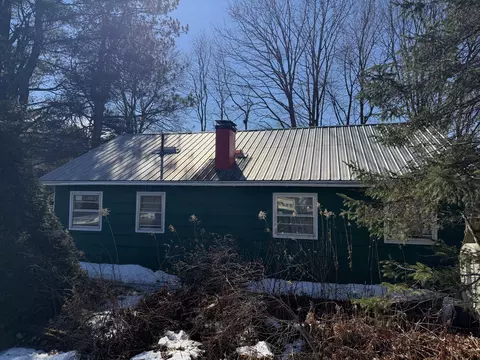 55 Sidney St, Bingham, ME 04920