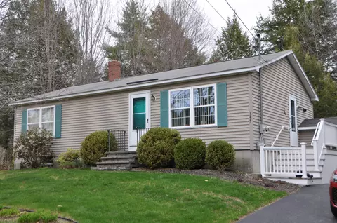 345 Woodville Rd, Falmouth, ME 04105