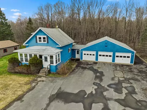92 Park St, Dexter, ME 04930