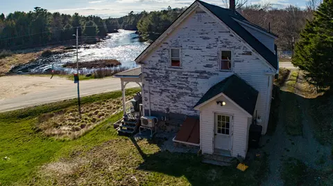 50 Grove St, Machias, ME 04654