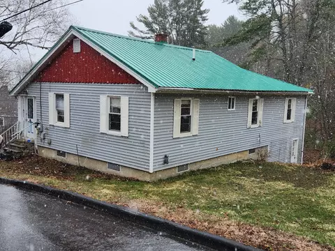 14 Getchell St, Bath, ME 04530