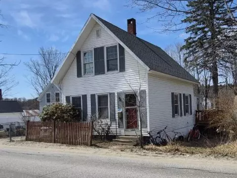 27 Royal St, Winthrop, ME 04364