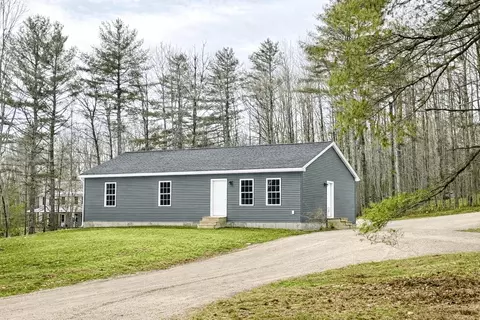 35 Moosehead Ln, Whitefield, ME 04353
