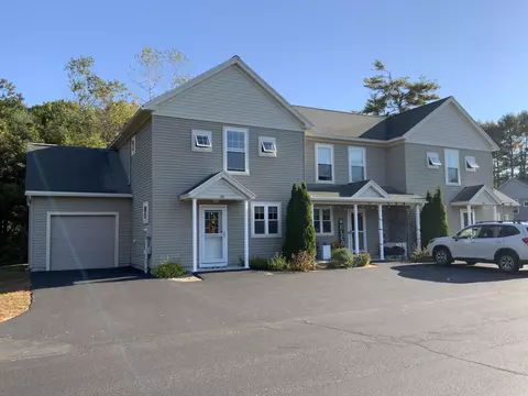 15 Edgefield Ln #15, Brunswick, ME 04011