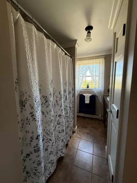 Bath - 426 Point St, Addison, ME 04606 photo 1 of 5