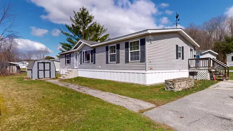 13 Evergreen Rd, Lewiston, ME 04240