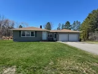 9 Longmeadow Dr, Brewer, ME 04412